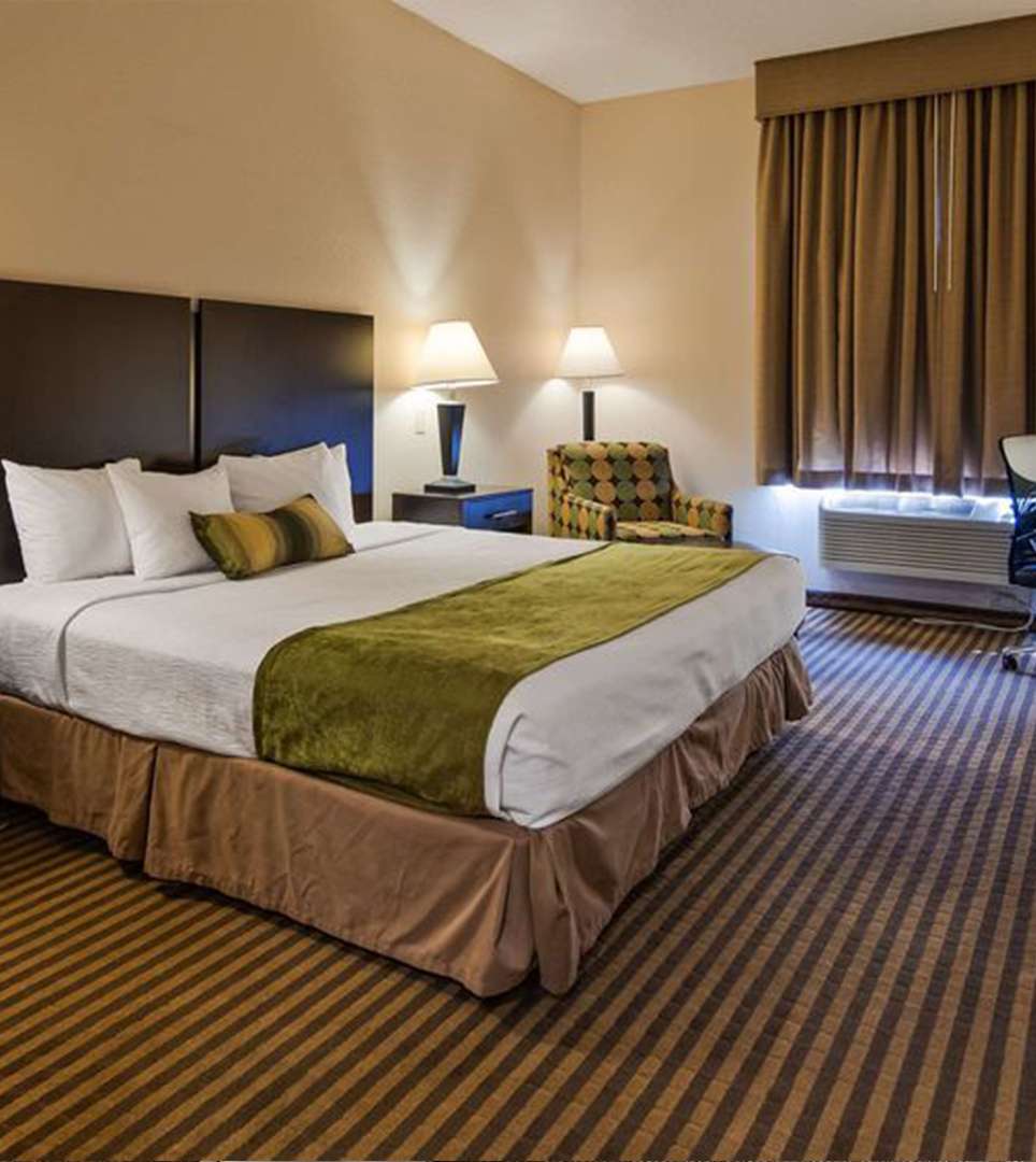 ENJOY A WIDE ARRAY OF MODERN ACCOMMODATIONSAT OUR SWANSBORO HOTEL