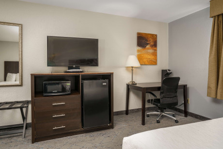 BEST WESTERN PLUS SWANSBORO - Bedroom