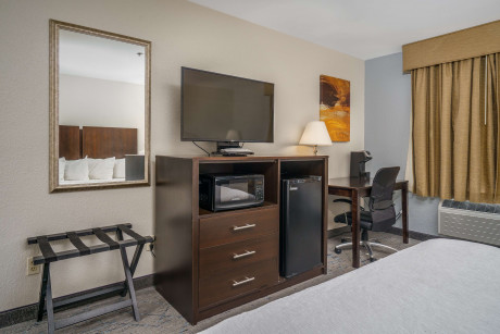 BEST WESTERN PLUS SWANSBORO - Bedroom