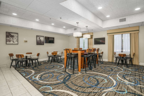 BEST WESTERN PLUS SWANSBORO - common area